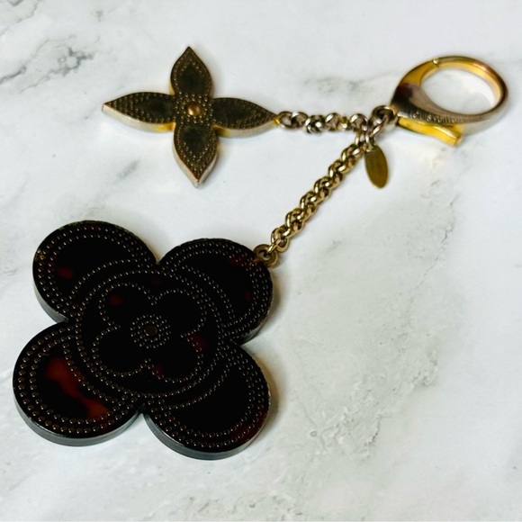 Louis Vuitton Stipply Flower Gold Brass & Tortoise Acetate Bag Charm, EUC - Picture 10 of 16